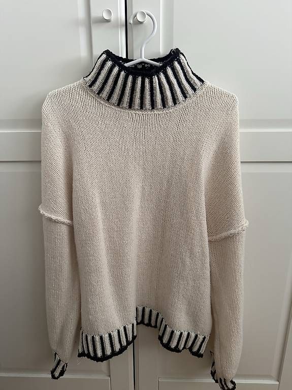 Pullover & Sweatshirts: Strickpullover Creme mit Stehkragen  Grösse S – Neu und originalverpackt aus Domat/Ems von samiramia
