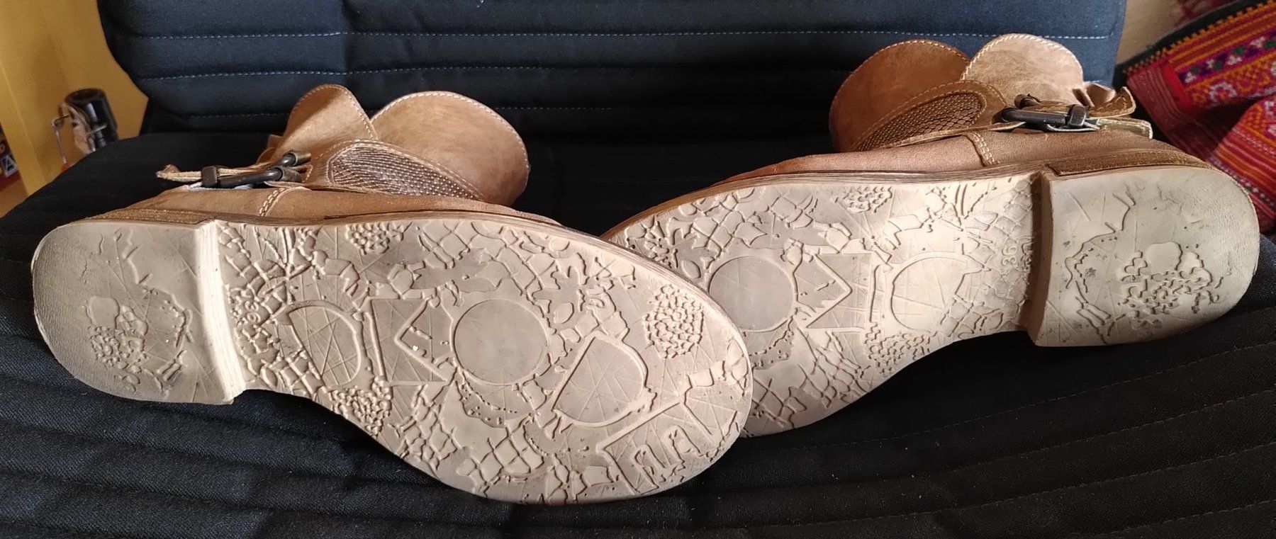 Damenschuhe: Hellbraune Stiefeletten (Dkode), passen AS 98, Gr. 36 – Gebraucht aus Lugano von kat_lm5b 4
