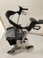 Rollator mit Sitzgurt