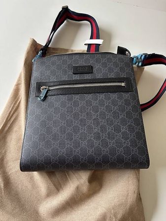Borsa Gucci GG Supreme messenger