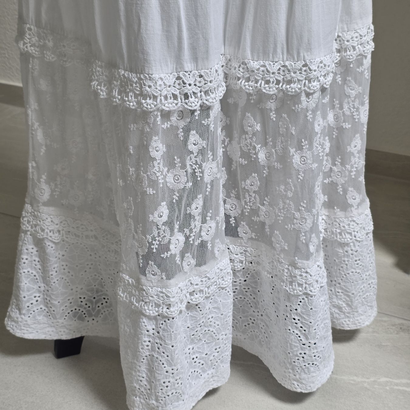 Vestiti: Wunderschönes, weisses Sommerkleid , Grösse L – Usato da Rheinsulz venduto da Gilea 2