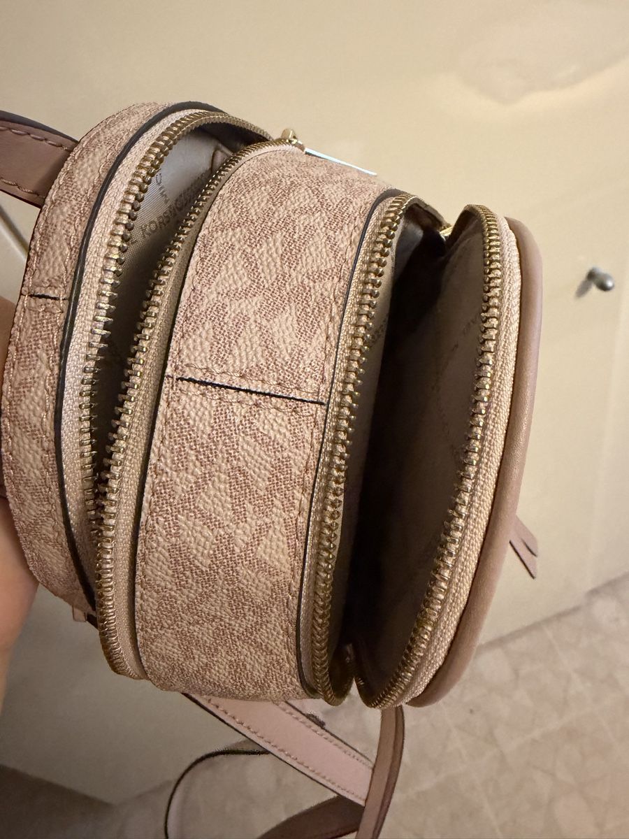 Michael Kors Zaini: sac a dos michael kors – Nuovo (secondo la descrizione) da Delémont venduto da tyt_6hqs 2