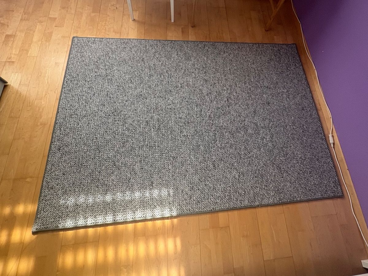 Tappeti: Handgewebter Wollteppich grau 140x200 – Usato da Egolzwil venduto da Patrizia.Baumann