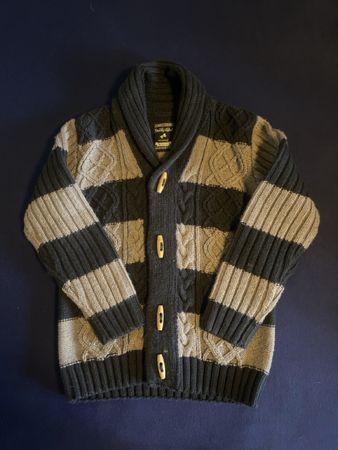 Warme Strickjacke Gr. 128, Top Zustand!