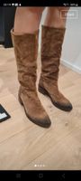 Stylish Suede Boots - Ideal Autumn/Winter Footwear!