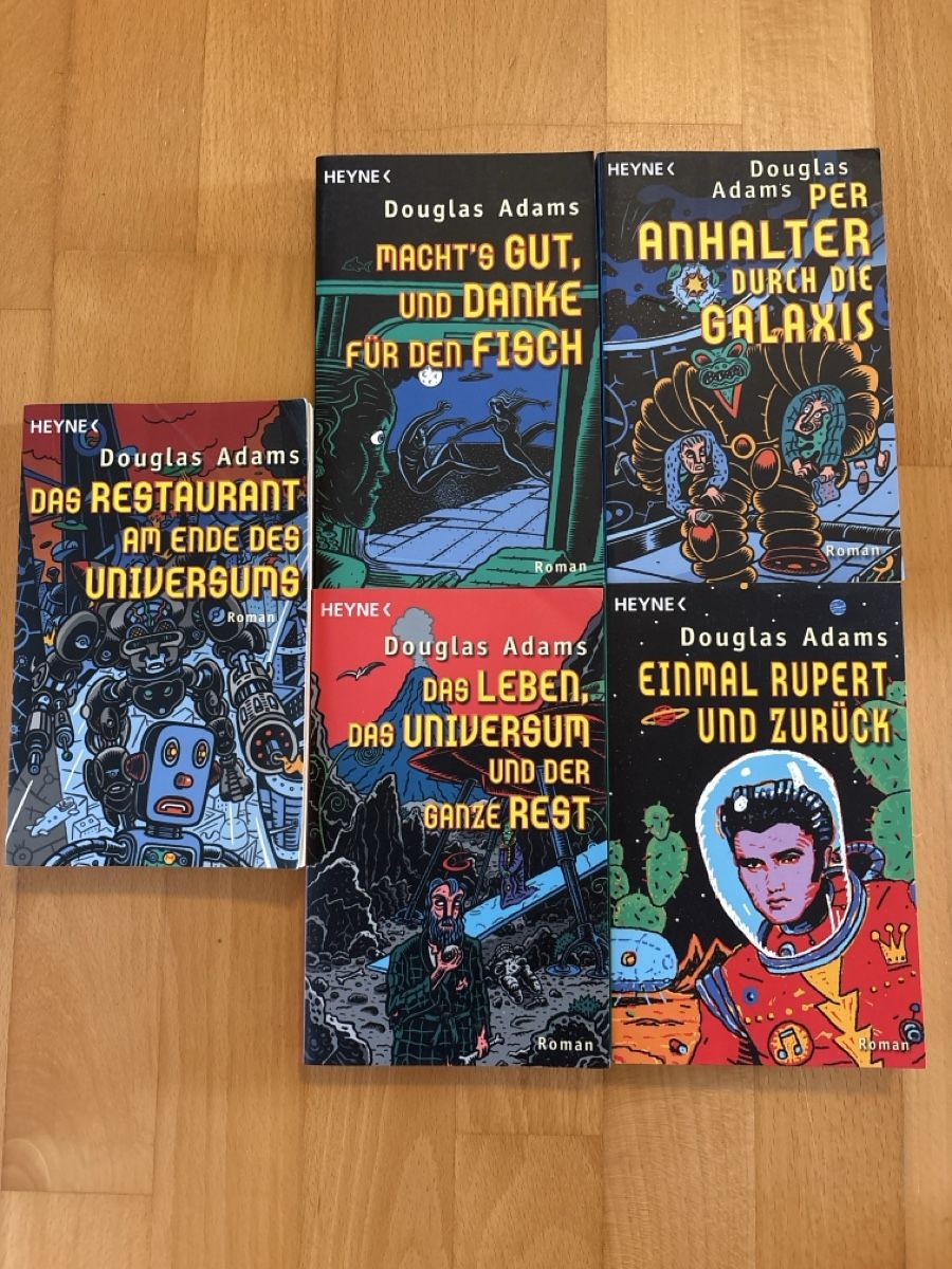 Libri: Douglas Adams Buchset Roman 5 Teile  – Usato da Gachnang venduto da lar_8bl8