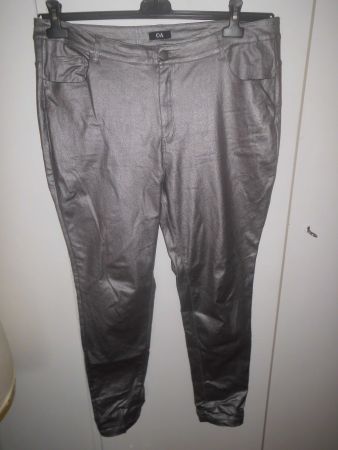 Pantalon argenté T. 48