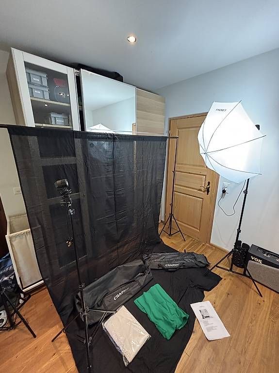 Altri Accessori: Fotostudio Hintergrund- & Regenschirm-Kit (Studio-Set) – Usato da Hütten venduto da oscardohr