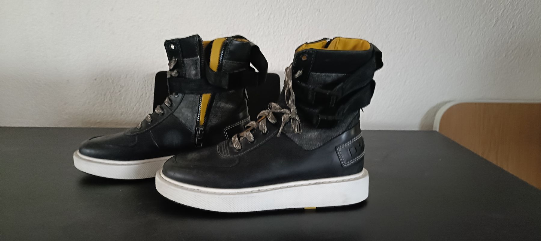 Diesel Scarpe da uomo: Neue Moderne Diesel schuhe – Nuovo (secondo la descrizione) da Embrach venduto da jos_b9jl