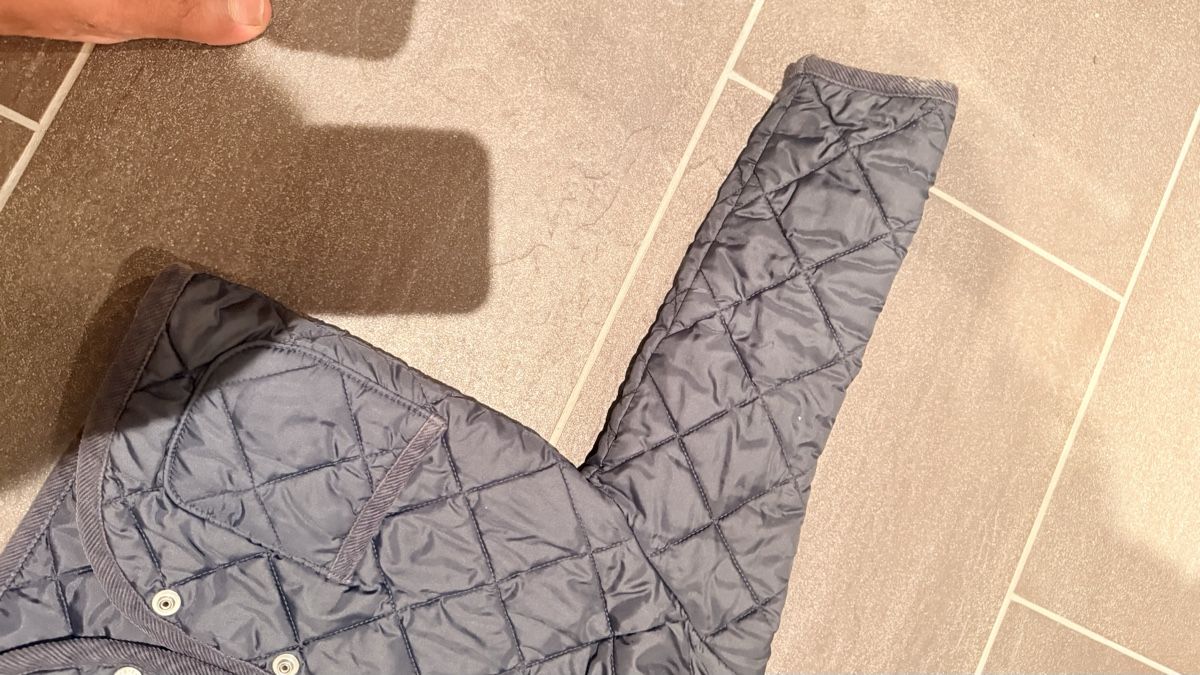 Benetton Giacche & Cappotti: Steppjacke Benetton blau Grösse 18-24 – Usato da Hagendorn venduto da VS0506 2