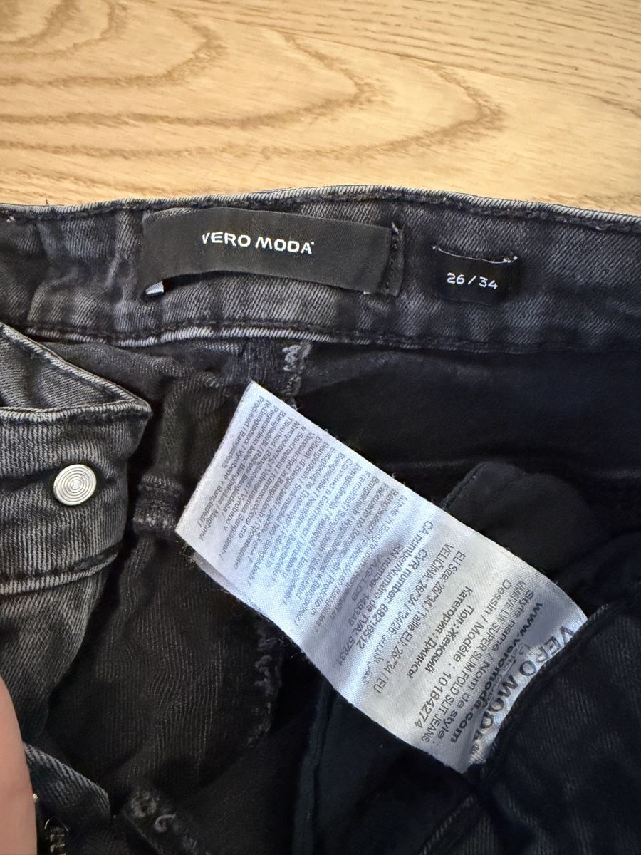 Vero Moda Jeans: Vero Moda Jeans, Grösse 26/34 – Usato da Schaan venduto da bar_pp72 2