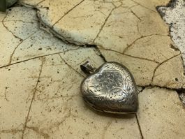 Vintage Medaillon Silber ziseliert