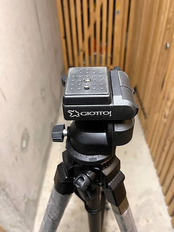 Treppiedi & Teste: Giotto - tripod photo – Usato da Thônex venduto da cm_arch 1