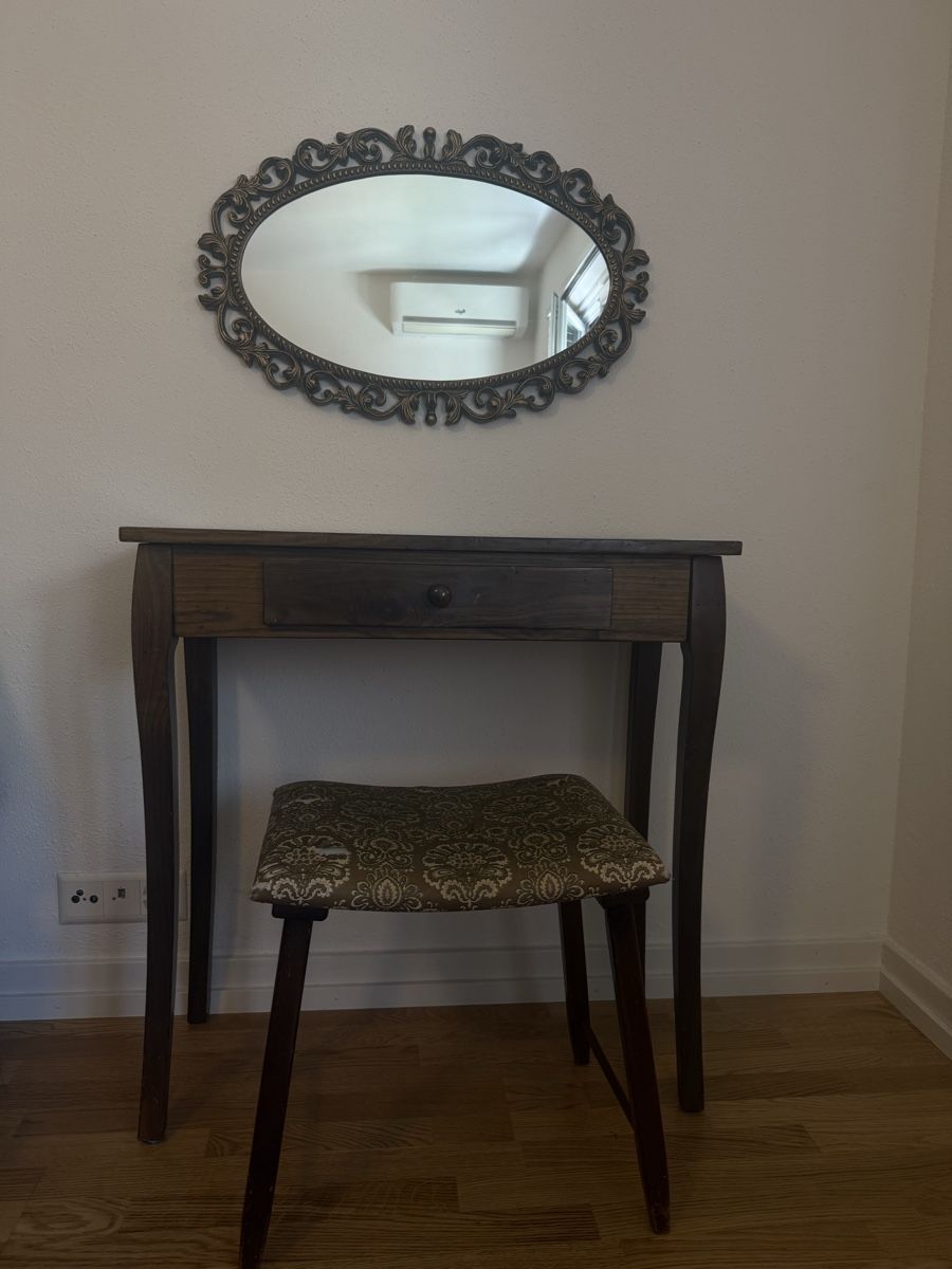 Tavoli da trucco: Vintage Schminktisch – Usato da Zürich venduto da Alinasimon 2
