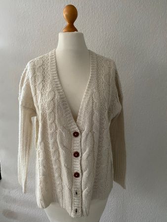 herzige Strickjacke mit Zopfmuster in Gr. S (38)