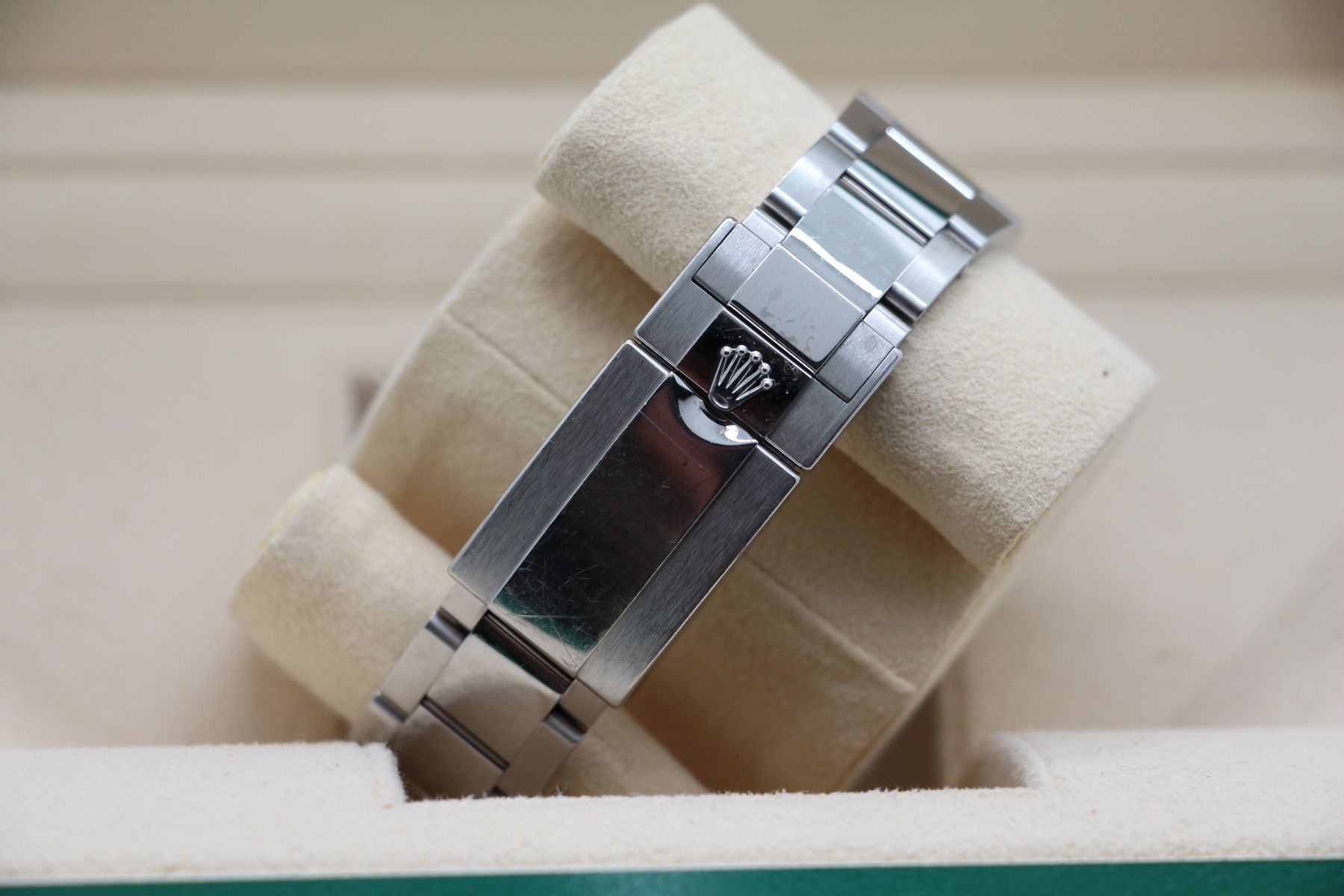 Rolex Orologi: Rolex GMT-Master II Pepsi Oyster Ref. 126710BLRO, Full-Set – Usato da Zug venduto da eMDi_Collection 7