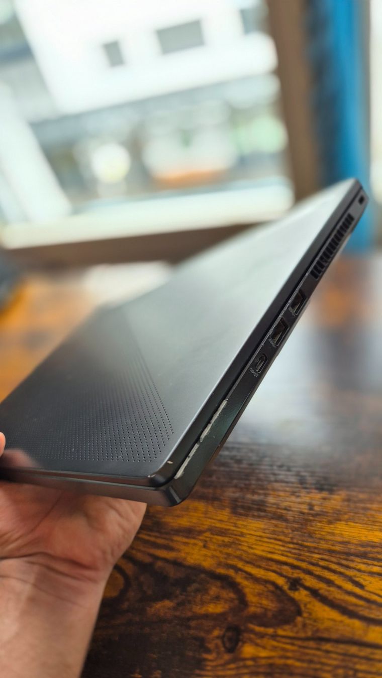 Asus Portables: ROG Strix Zephyrus G14 Gaming Laptop – D'occasion à Neuhausen par Ayman_Kand 7