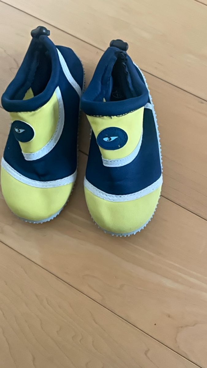 Scarpe per ragazzi: Badeschuhe Grösse 28 – Usato da Mönchaltorf venduto da Snoopy2002 3