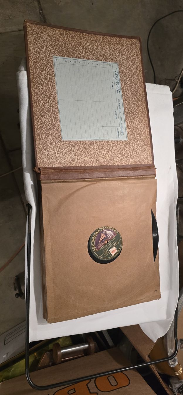 Schallplatten: Konvolut Album mit 12 Schellack Platten Schallplatten  – Gebraucht aus Basel von Jcva 1