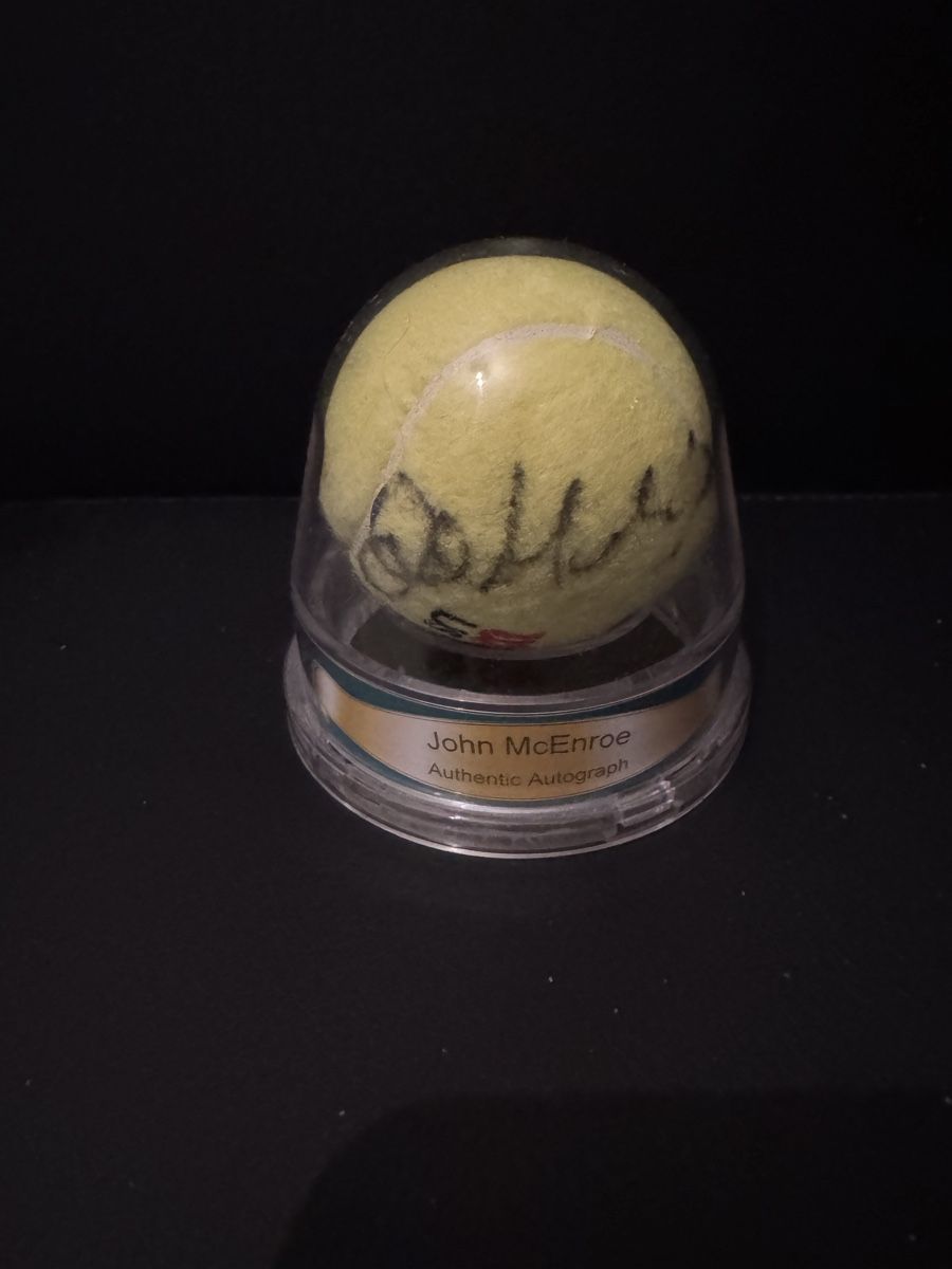 Autografi: John McEnroe Autographed Tennis Ball – Nuovo e nell'imballaggio originale da Mendrisio venduto da KingElvis85 1
