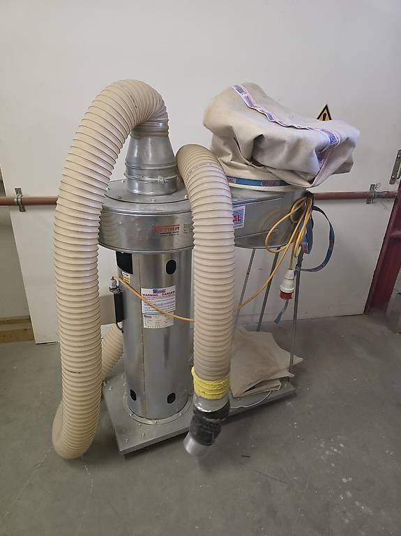 Toutes les machines: Späneabsaugung – D'occasion à Bonaduz par mc-spezial