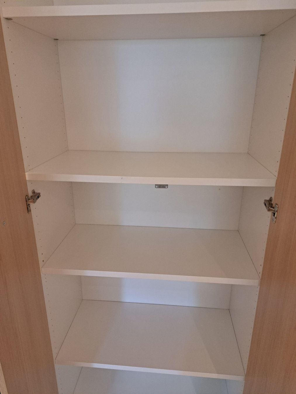 Schränke: 2-türiger Schrank diga Möbel – Gebraucht aus Nürensdorf von dan_2lhd 2