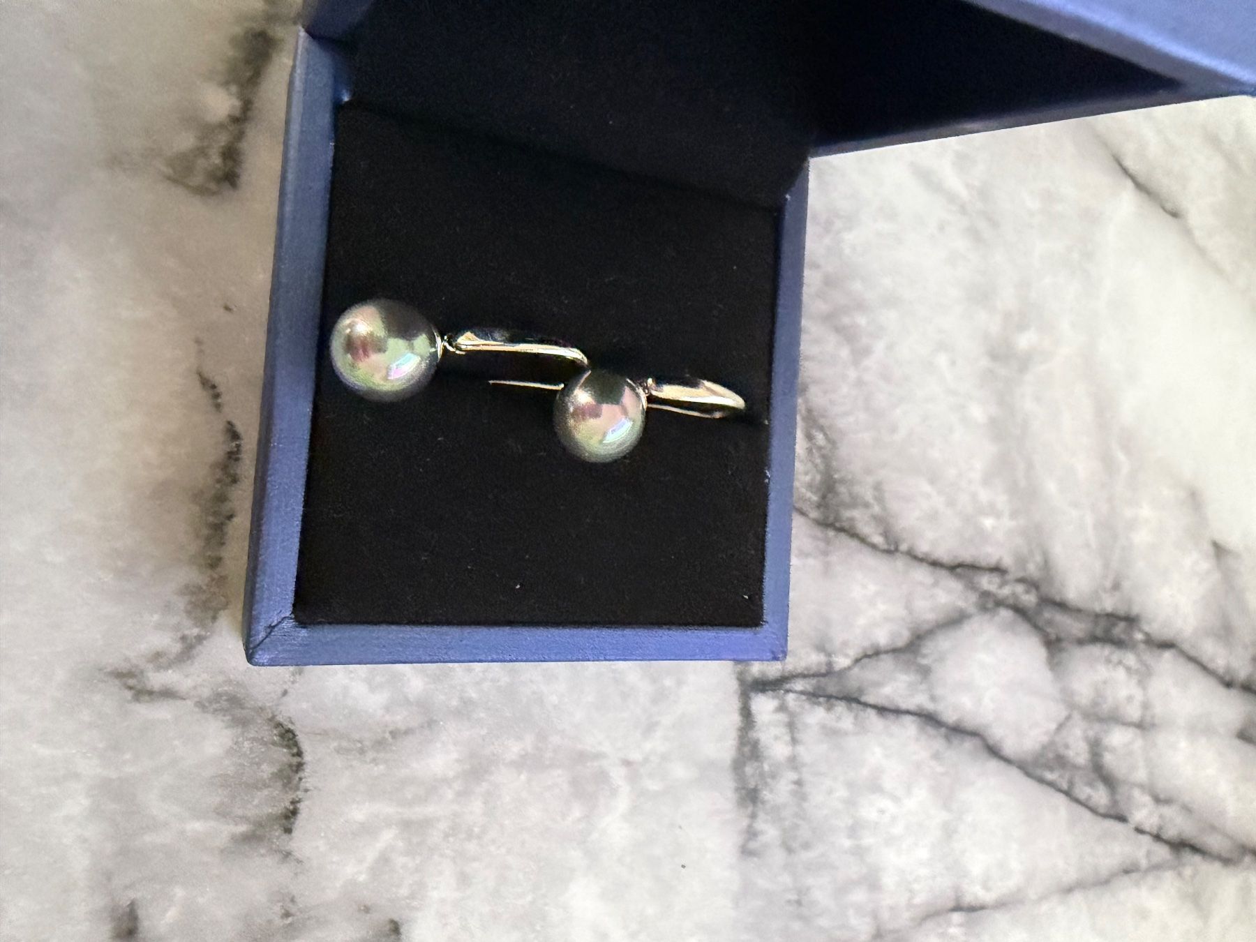 Orecchini pendenti & Orecchini a lobo: Natural grey pearl earrings – Usato da Zürich venduto da ghe_k58z