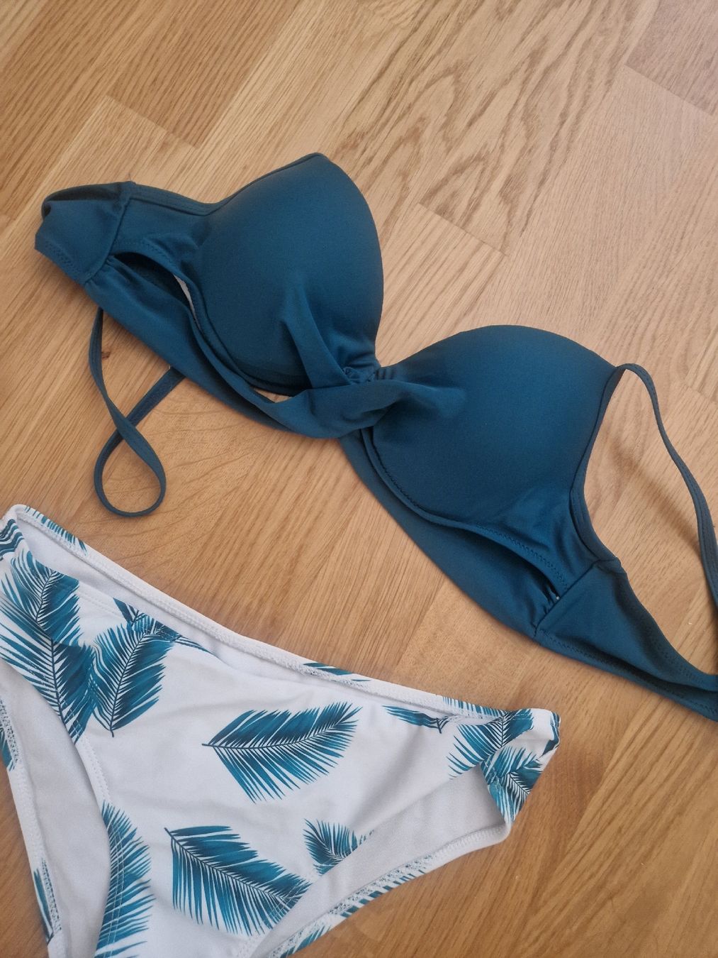 Costumi da bagno & Bikini: Bikini - Grün/Weiss - Gr M – Usato da Reinach BL venduto da Dschinni80 2