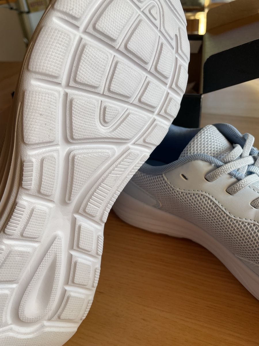Scarpe da donna: Neue Sneakers 40 hellblau – Nuovo e nell'imballaggio originale da Wattwil venduto da Weinachtsmann 1