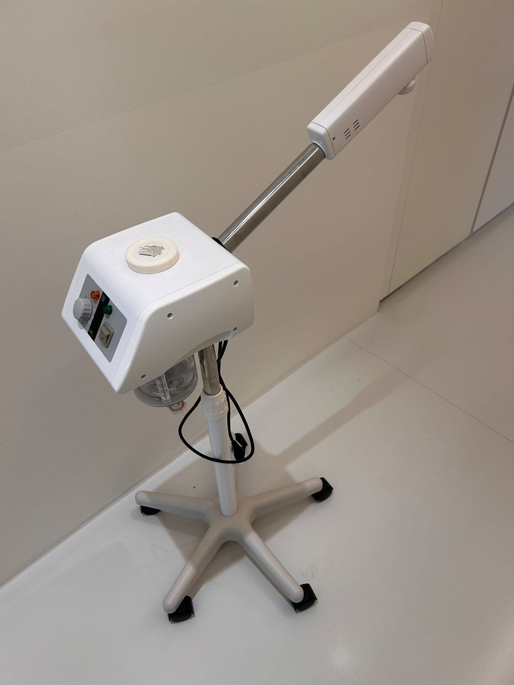 Sonstige Tabakwaren: Facial Steamer- Weelko – Gebraucht aus Lussy-sur-Morges von pips28 1
