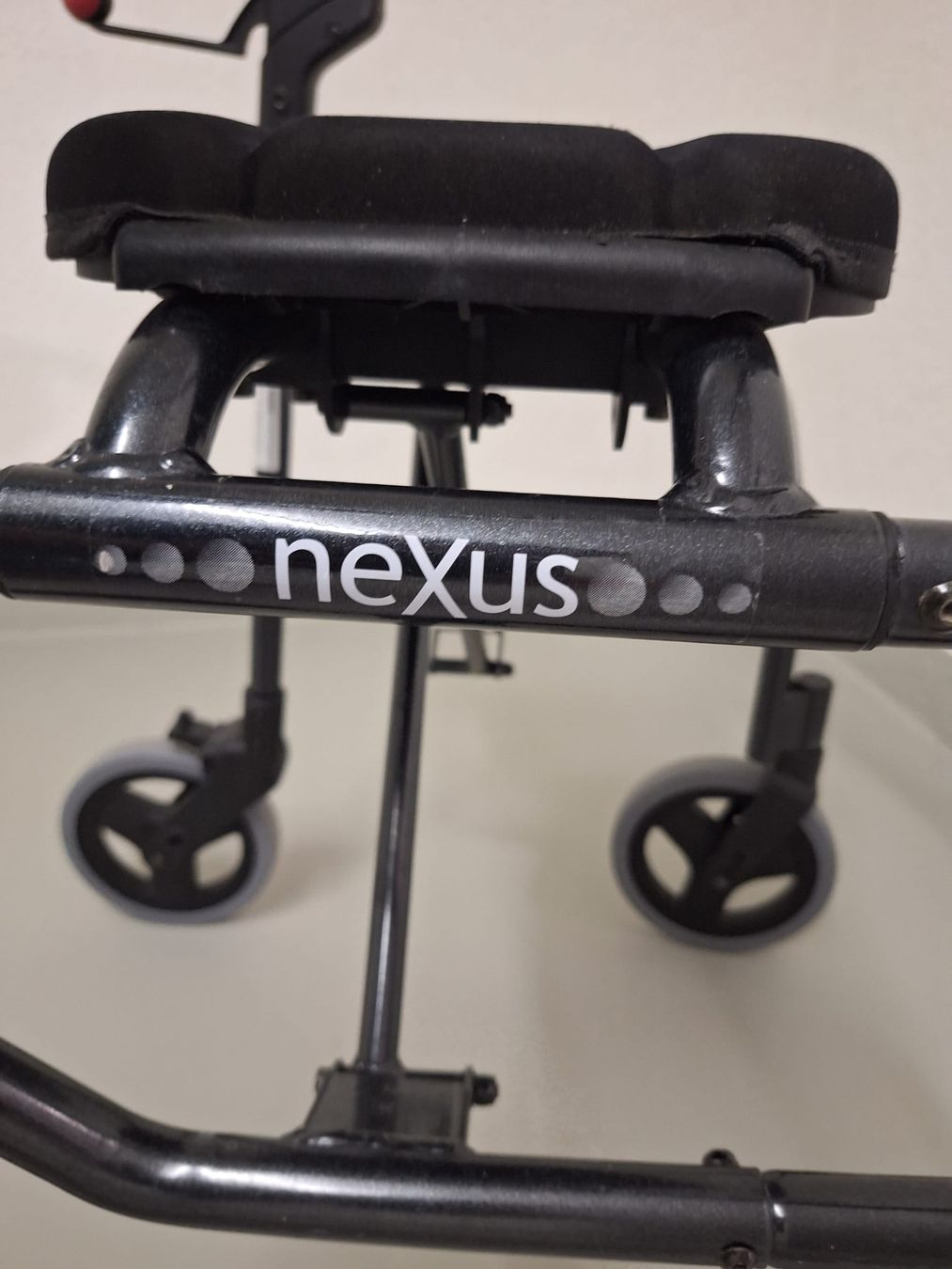 Aides à la marche: Rollator von Nexus – D'occasion à Oetwil am See par Barclay64