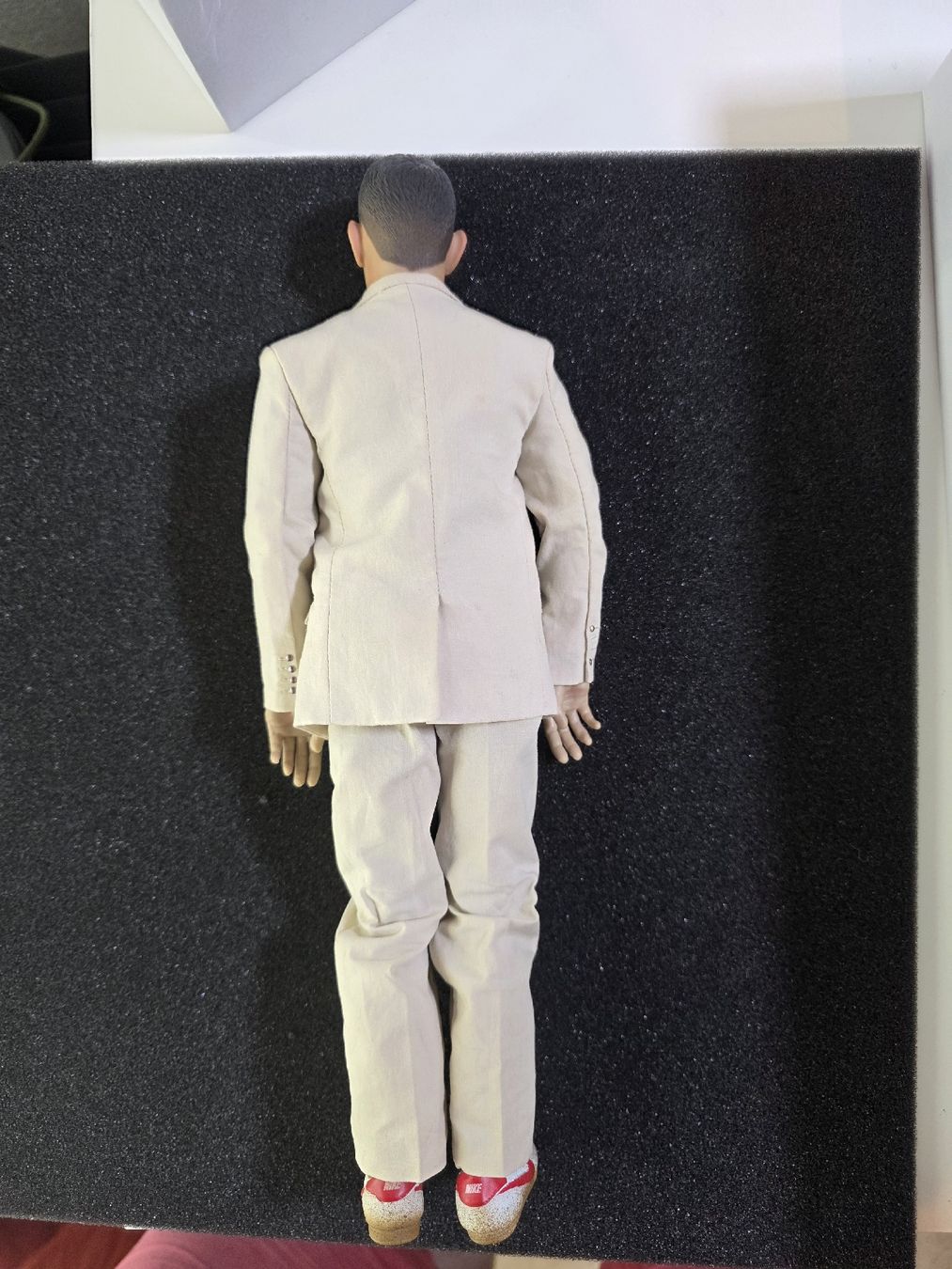 Statuette: Figurine 1/6 Forrest Gump – Usato da Beurnevésin venduto da Mystic-Collection 4