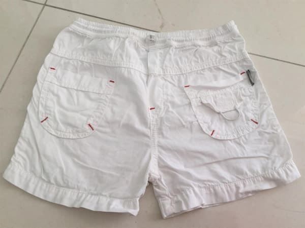 Pantaloni: MIRTILLO Short gr. 110 – Usato da Giubiasco venduto da baamboo