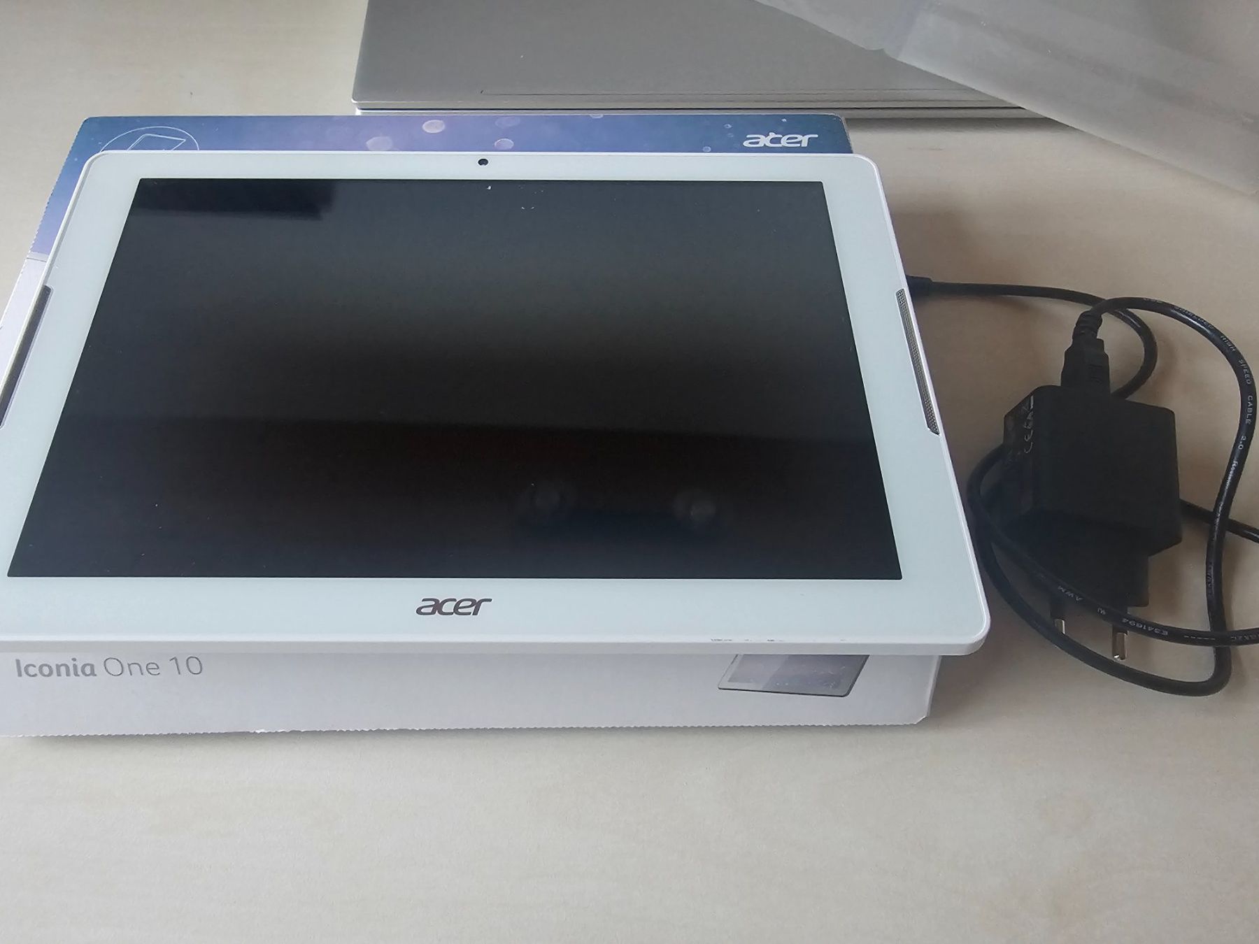 Acer Tablet PC: Acer Iconia One 10 Weiss – Usato da Balterswil venduto da Dikdik1992 1