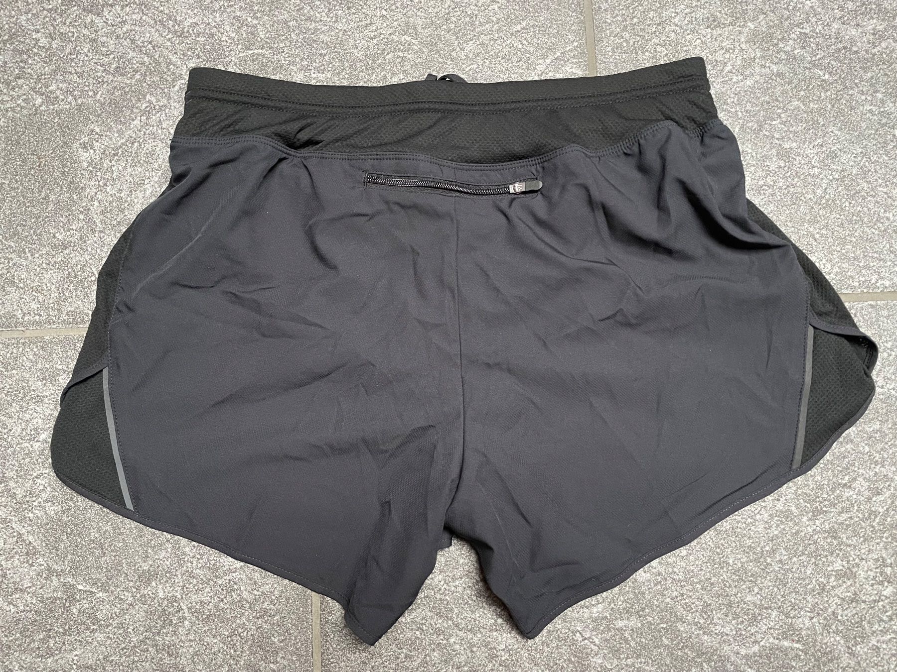 Mizuno Pantaloni: Mizuno Damen Laufshorts Gr S – Nuovo e nell'imballaggio originale da Niederbipp venduto da Rosamunde44 1