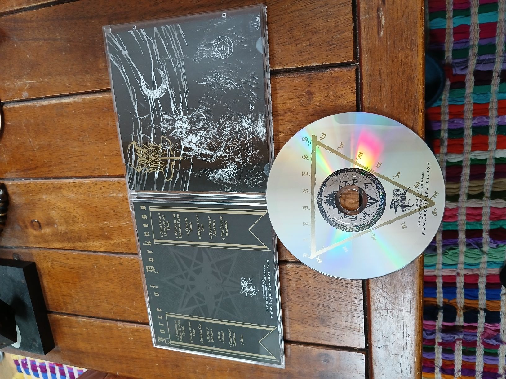 CD: force of darkness- same  – Usato da St-Cergue venduto da VeganWarrior