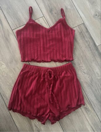 TOP UND SHORTS UNGETRAGEN GRÖSSE S