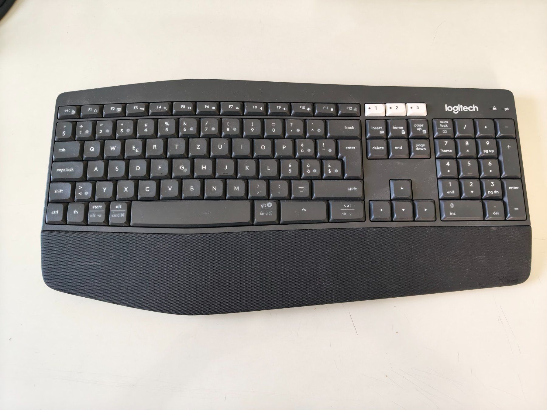 Logitech Tastiere: Bluetooth Tastatur Logitech – Usato da St. Gallen venduto da Daniel74