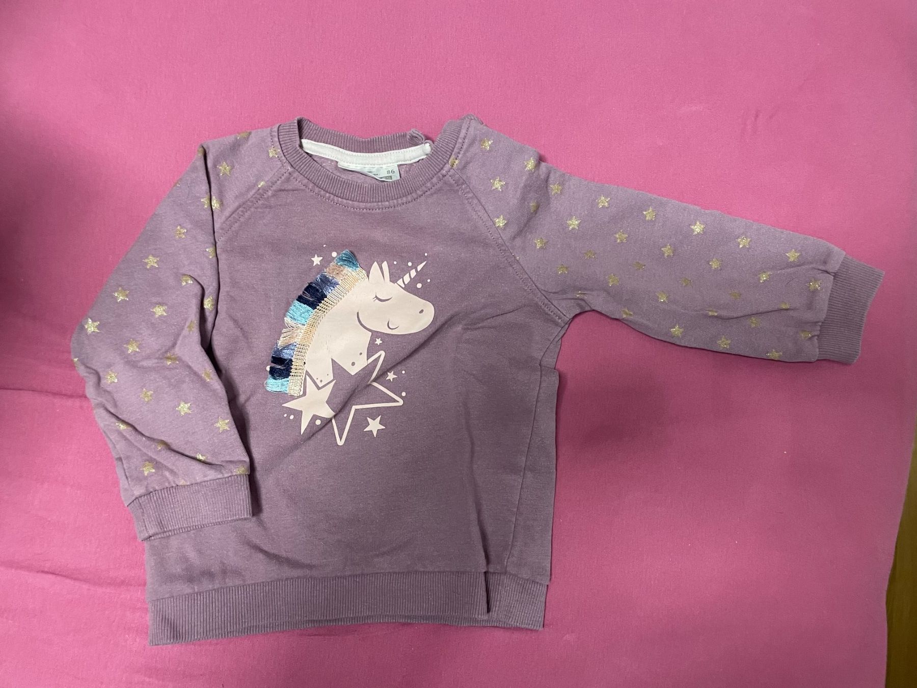 Pullover & Sweatshirts: lila Pullover "Einhorn" mit Sternchen – Neu (gemäss Beschreibung) aus Schwyz von chasemaxus88