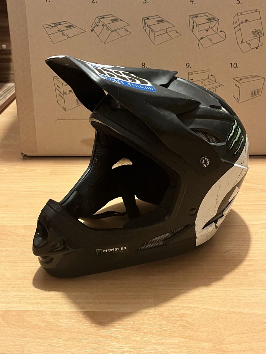 Casques: Downhill Helm – D'occasion à Wetzikon ZH par Samborghini 1