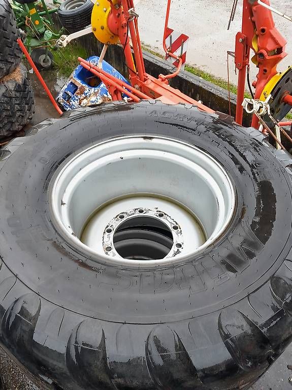 Pneumatici & Ruote complete: Räder 710/50R26.5  – Usato da Ufhusen venduto da Bamuf