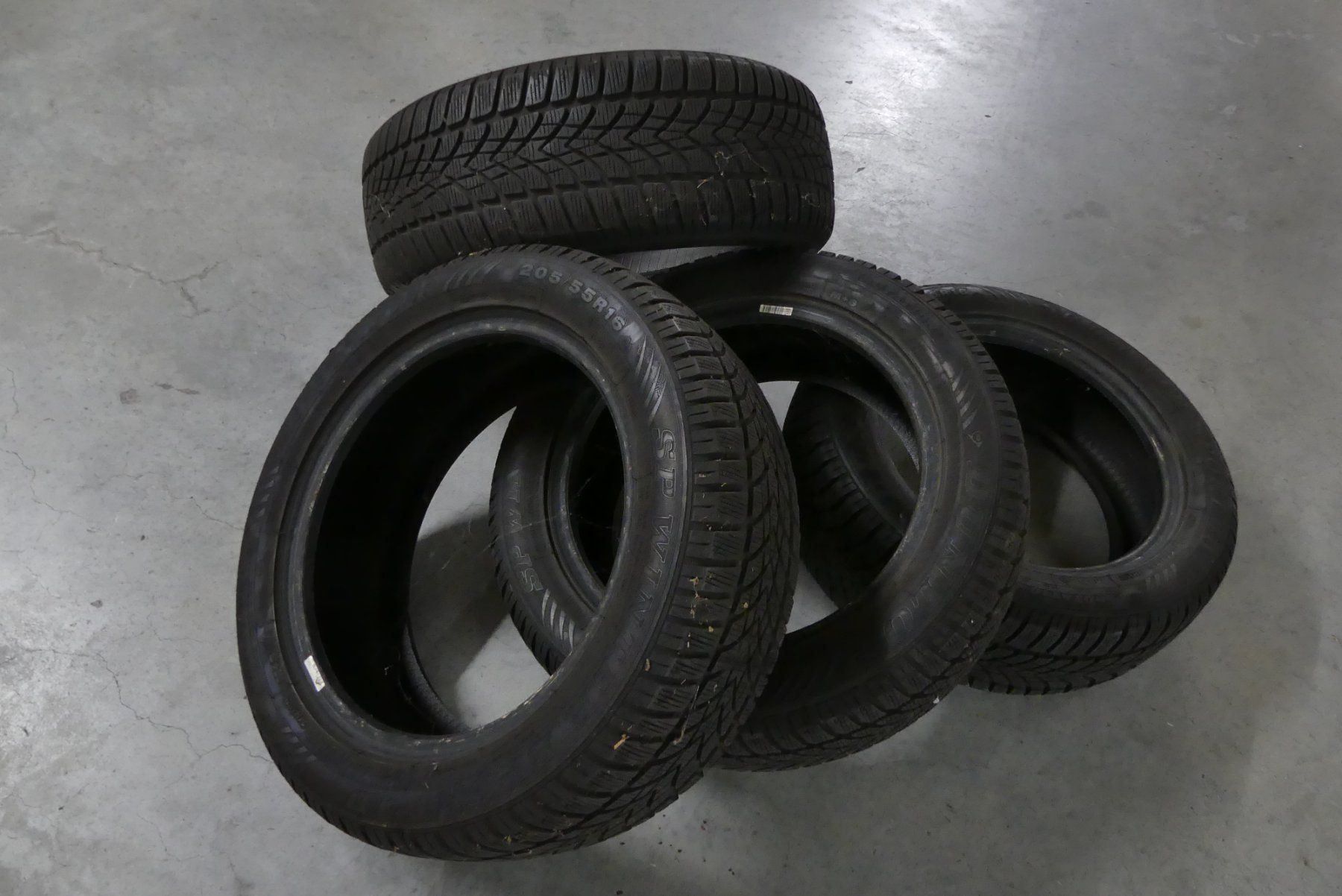 Pneus & Roues: DUNLOP WINTERREIFEN – D'occasion à Triesen par Rnc1