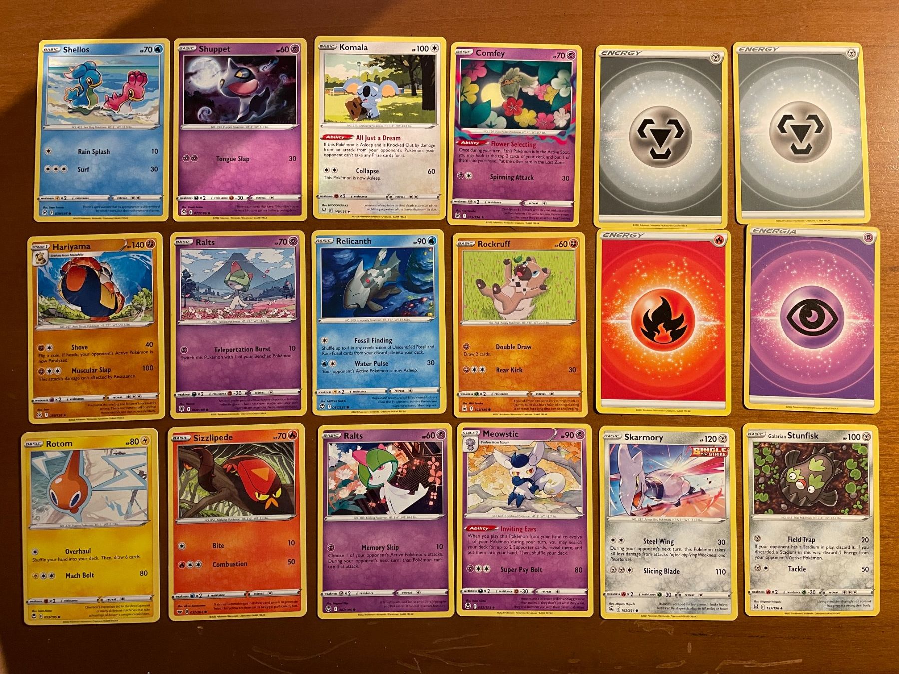 Pokémon Carte collezionabili: Pokemon Karten Set (Versand gratis) – Nuovo (secondo la descrizione) da Chur venduto da Angerson