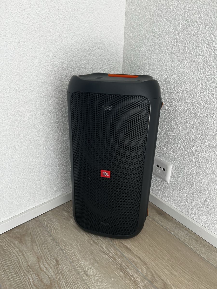 JBL Casse acustiche: Haut-parleur JBL Partybox 100 – Usato da Biel/Bienne venduto da Binot20