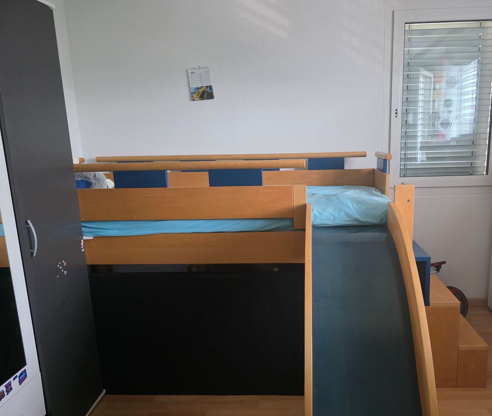 Betten: Hochbett mit Rutsche – Gebraucht aus Reichenburg von Mischna 1