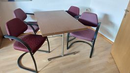 Tisch mit 4 Stühlen für Werkstatt / Bastelraum / etc.