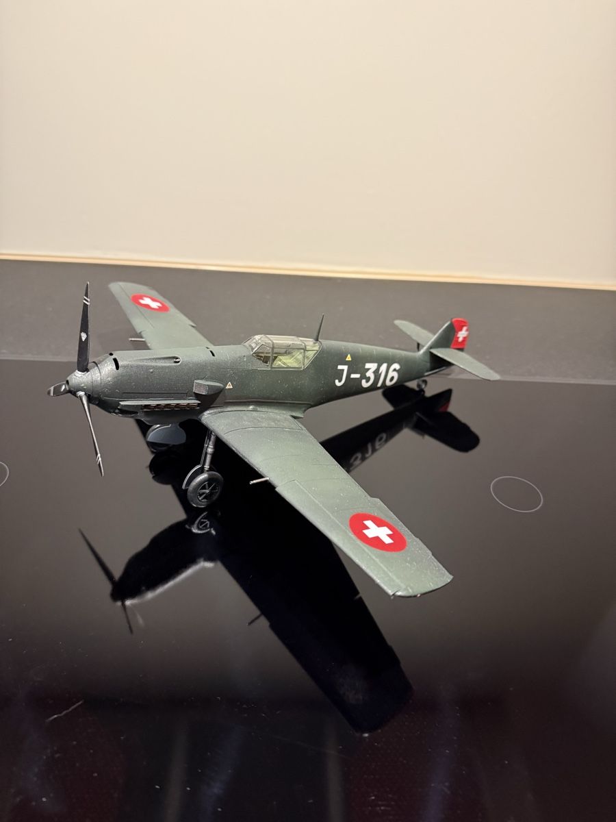 Schweizer Armee Modellbausätze & Standmodelle: 1/32 Model BF 109 E3 CH-Luftwaffe – Neu (gemäss Beschreibung) aus Ueken von ming-wing 1