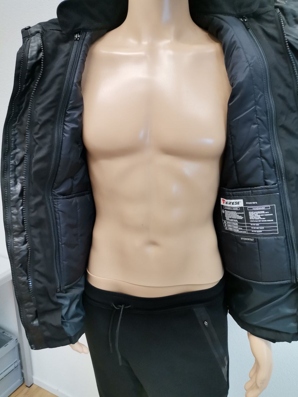 Dainese Giacche: DAINESE Motorradjacke Gr.48 schwarz – Usato da Schaffhausen venduto da Restwert_SH 4