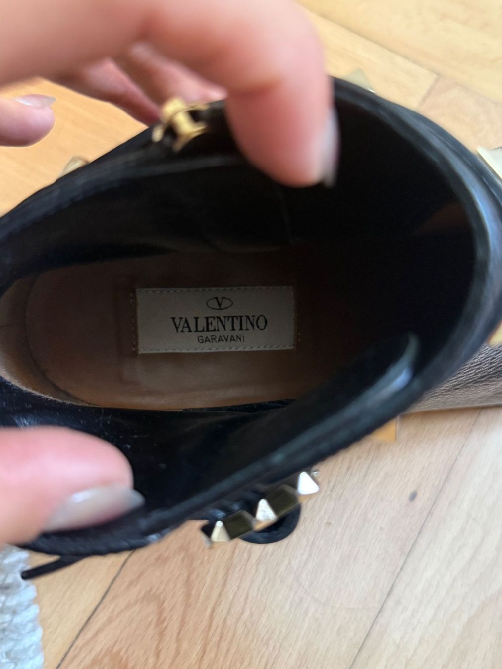 Valentino Scarpe da donna: Bottines VALENTINO Rockstud cuir noir – Usato da Geneve venduto da Salomevergne 4
