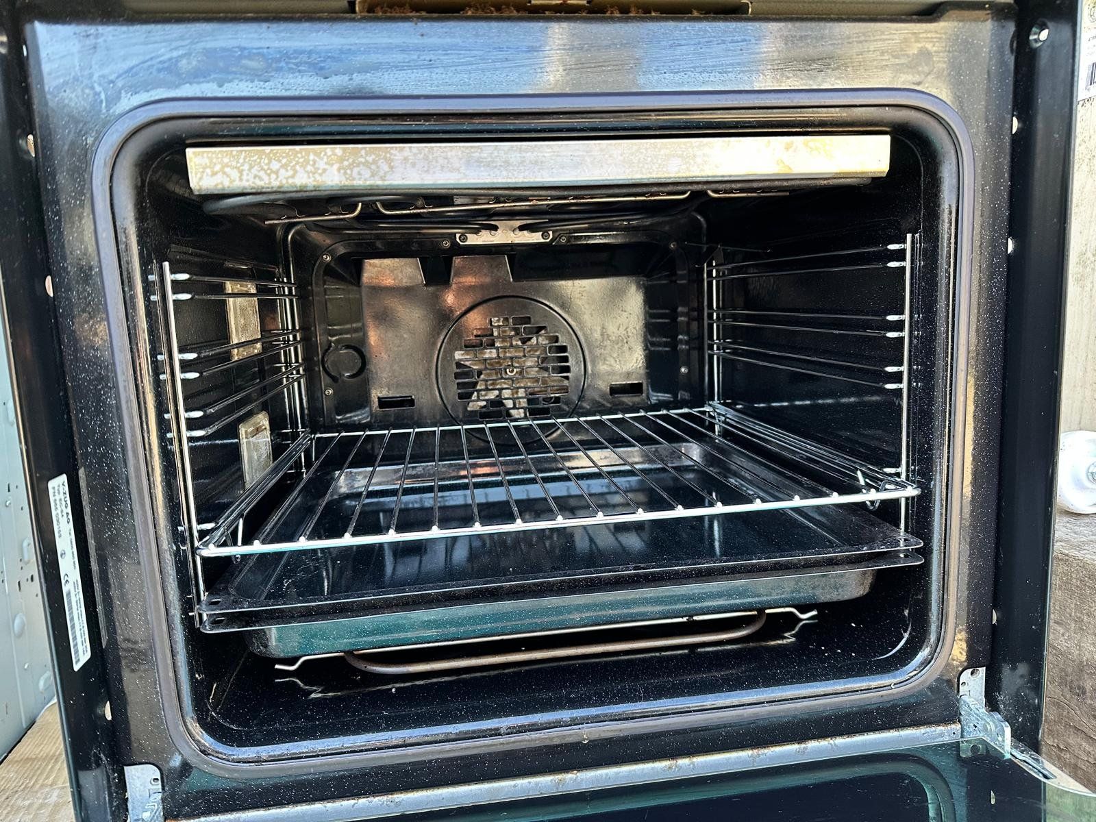 V-Zug Fours: Backofen mit Glaskeramik – D'occasion à Spreitenbach par Space_X 5